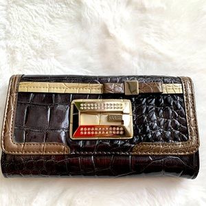 Beautiful guess wallet
